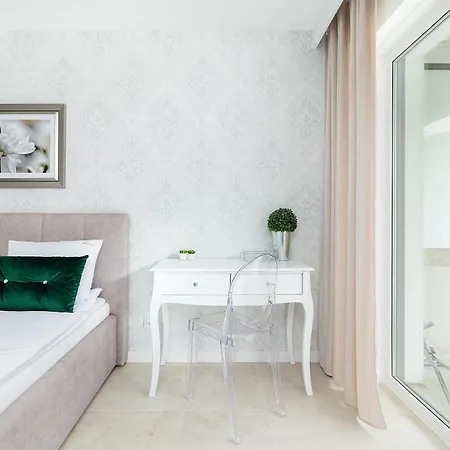 Апартаменты Velours Oasis - With Pool, Sauna & Gym - At The Baltic Sea *