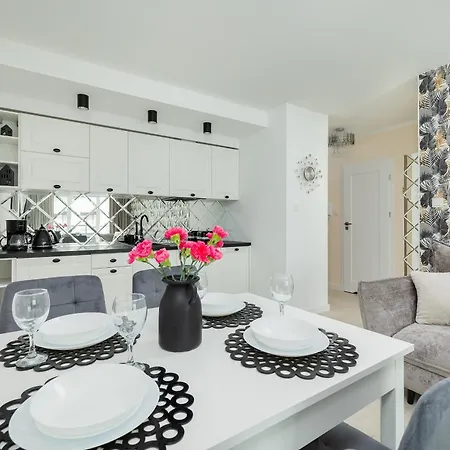 Velours Oasis - With Pool, Sauna & Gym - At The Baltic Sea